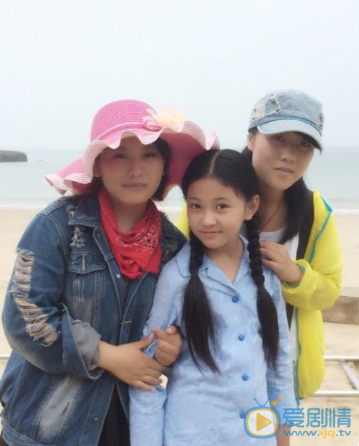 张译兮与人合照 张译兮高清写真_张译兮高清剧照