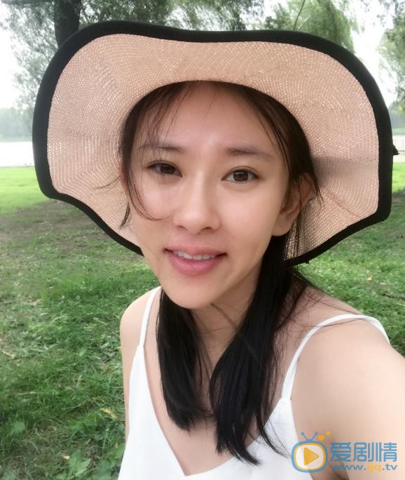 徐歉素颜自拍照 徐歉卖萌照