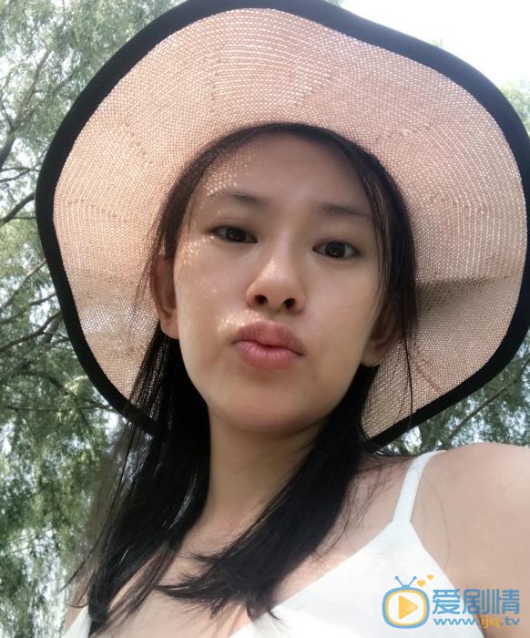 徐歉嘟嘴卖萌照 徐歉高清写真_徐歉高清剧照