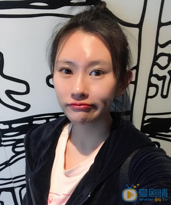 徐歉嘟嘴卖萌照 徐歉高清写真_徐歉高清剧照