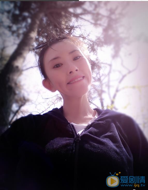 徐歉嘟嘴卖萌照 徐歉高清写真_徐歉高清剧照