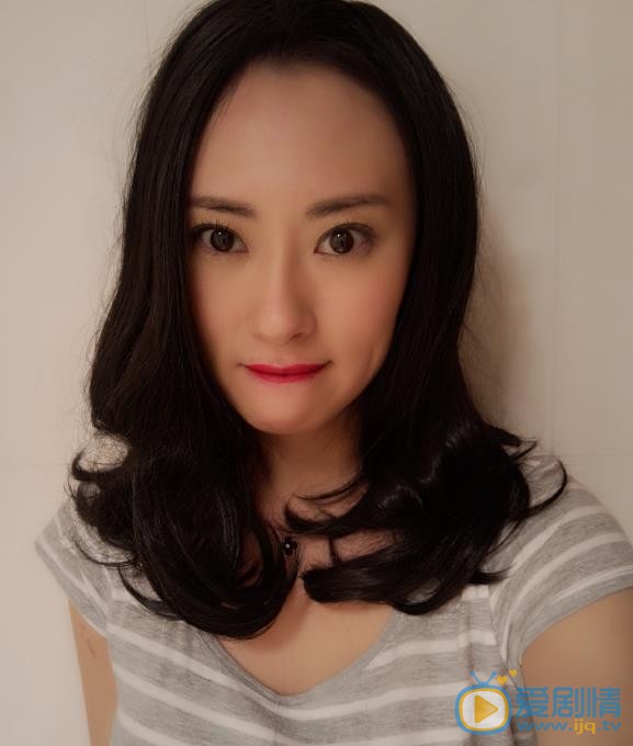 徐歉嘟嘴卖萌照 徐歉高清写真_徐歉高清剧照