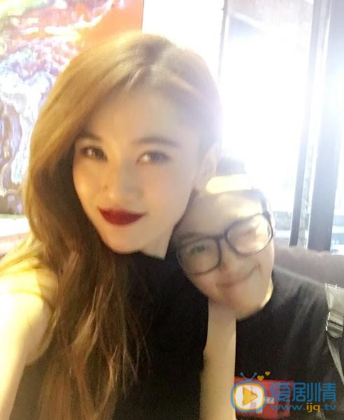 王熙然与好友合照 王熙然高清写真_王熙然高清剧照