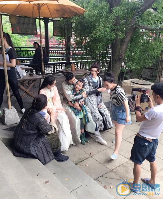 石悦安鑫片场照 石悦安鑫高清写真_石悦安鑫高清剧照