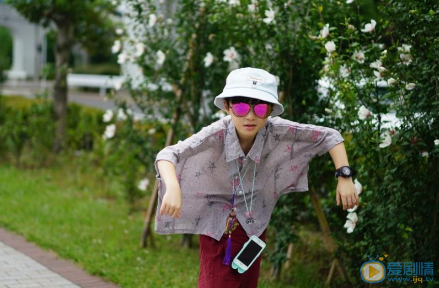 石悦安鑫夏日清爽写真 石悦安鑫高清写真_石悦安鑫高清剧照
