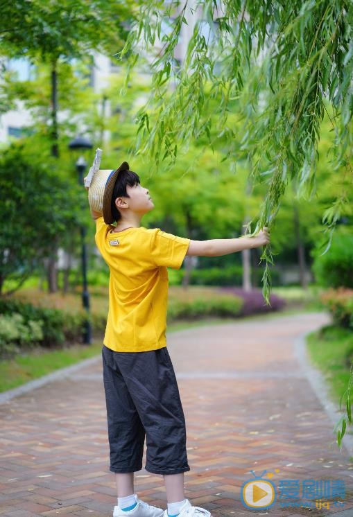 石悦安鑫夏日清爽写真 石悦安鑫高清写真_石悦安鑫高清剧照