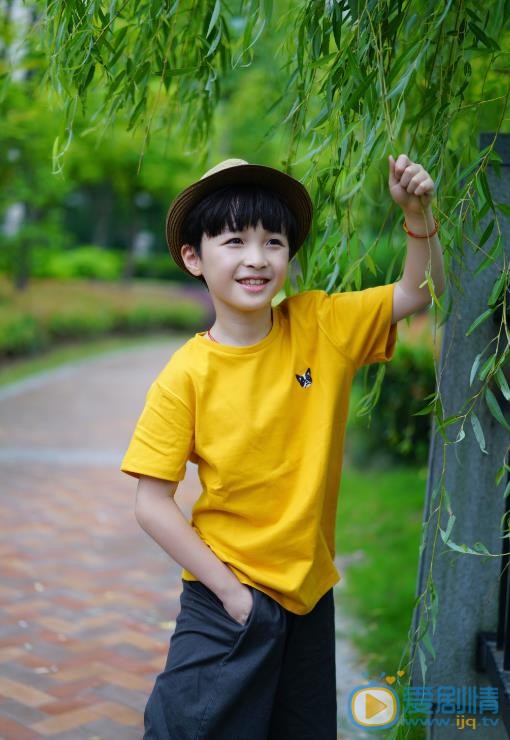 石悦安鑫夏日清爽写真 石悦安鑫高清写真_石悦安鑫高清剧照
