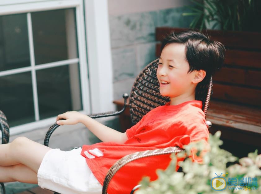 石悦安鑫夏日清爽写真 石悦安鑫高清写真_石悦安鑫高清剧照