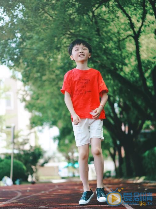 石悦安鑫夏日清爽写真 石悦安鑫高清写真_石悦安鑫高清剧照