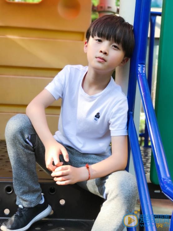 石悦安鑫夏日清爽写真 石悦安鑫高清写真_石悦安鑫高清剧照