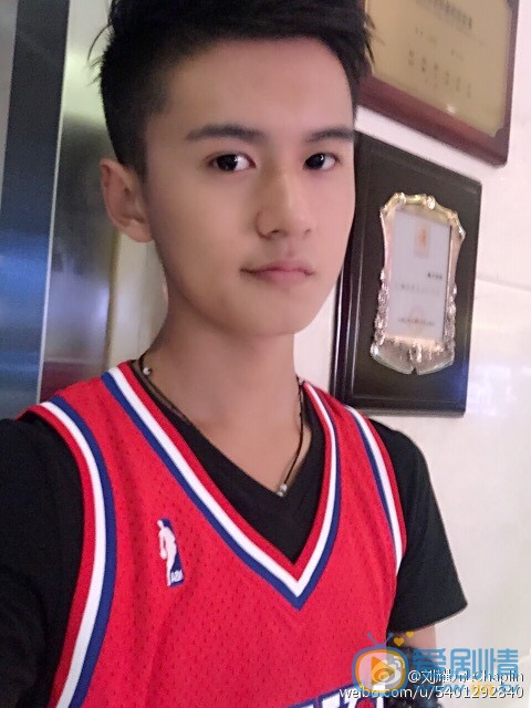 刘尹昊参加活动写真 刘尹昊高清写真_刘尹昊高清剧照
