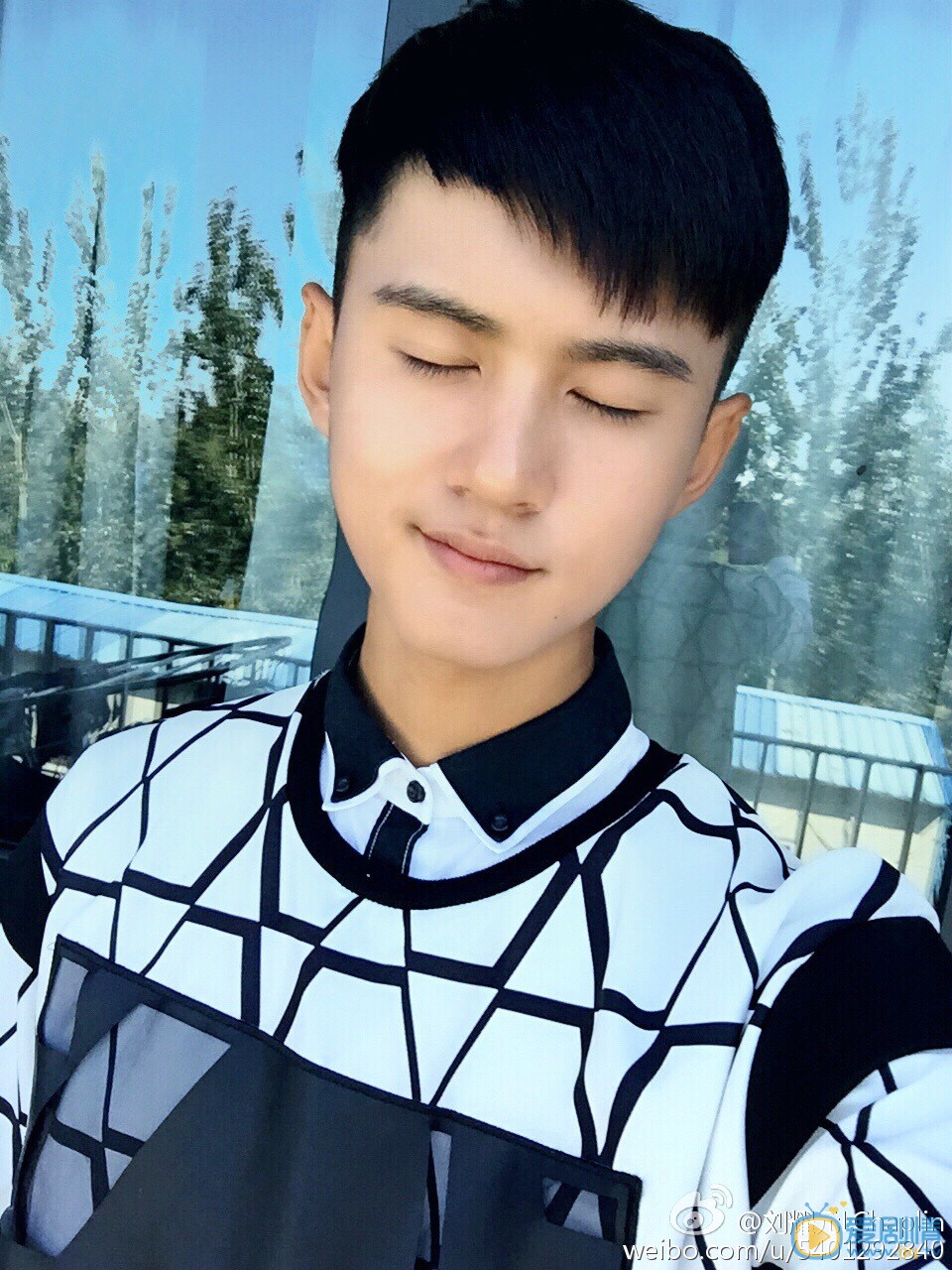 刘尹昊参加活动写真 刘尹昊高清写真_刘尹昊高清剧照