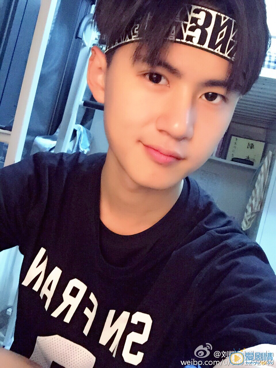 刘尹昊参加活动写真 刘尹昊高清写真_刘尹昊高清剧照