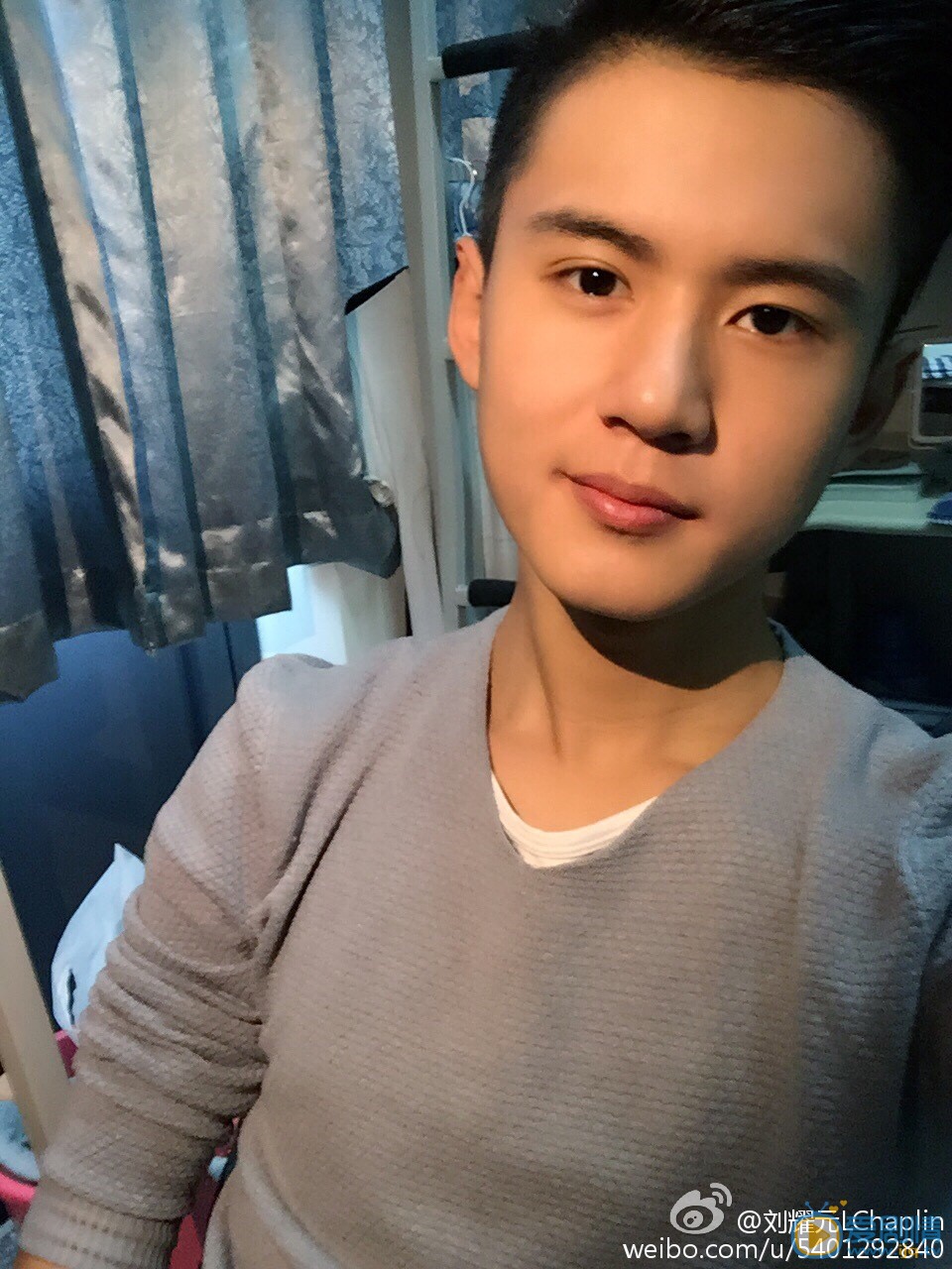 刘尹昊参加活动写真 刘尹昊高清写真_刘尹昊高清剧照