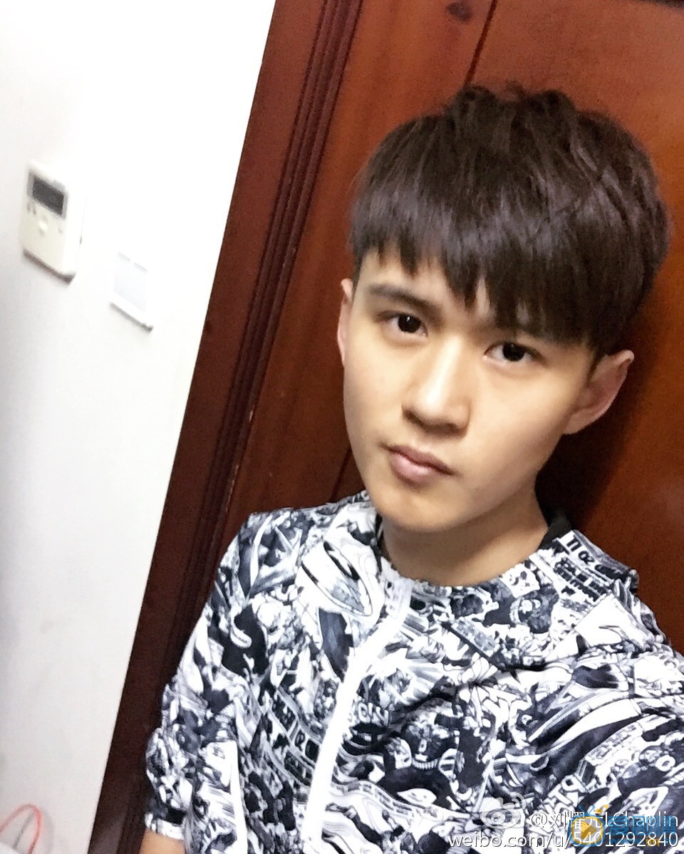 刘尹昊参加活动写真 刘尹昊高清写真_刘尹昊高清剧照