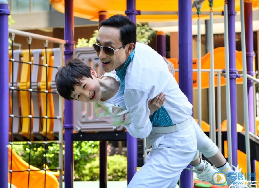 石悦安鑫《淘气爷孙》剧照 石悦安鑫高清写真_石悦安鑫高清剧照