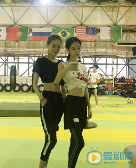 许晓诺与人合照 许晓诺高清写真_许晓诺高清剧照
