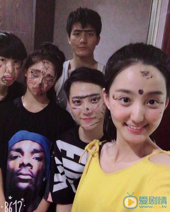 许晓诺与人合照 许晓诺高清写真_许晓诺高清剧照