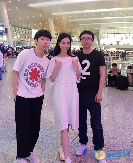 许晓诺与人合照 许晓诺高清写真_许晓诺高清剧照