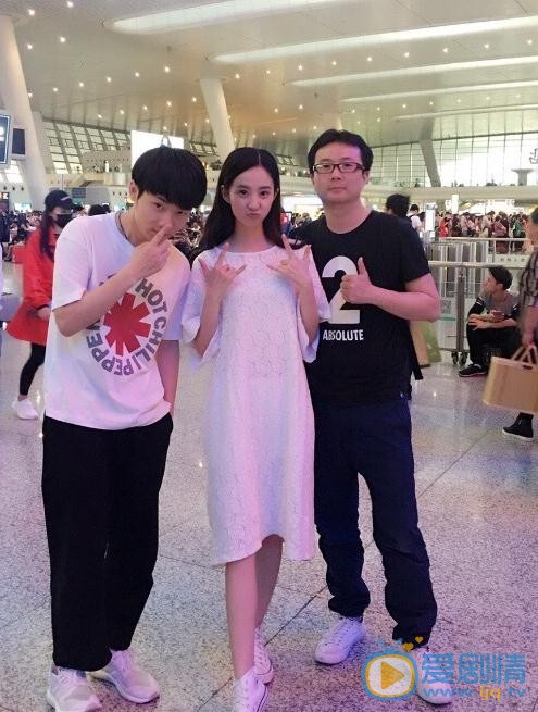 许晓诺与人合照 许晓诺高清写真_许晓诺高清剧照