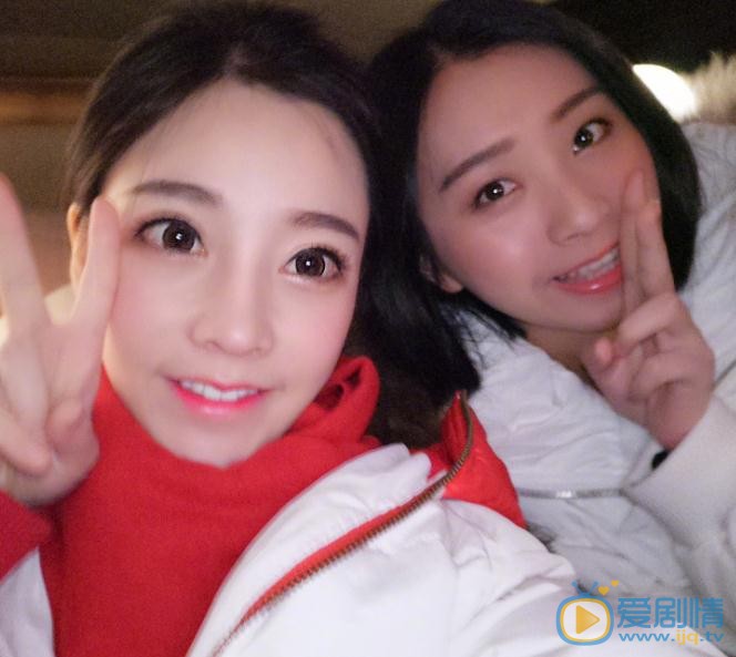 冯提莫与人合照 冯提莫高清写真_冯提莫高清剧照