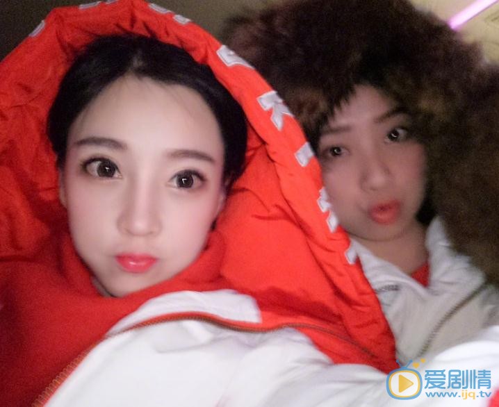 冯提莫与人合照 冯提莫高清写真_冯提莫高清剧照