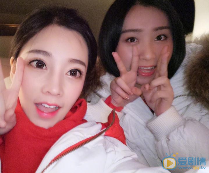 冯提莫与人合照 冯提莫高清写真_冯提莫高清剧照