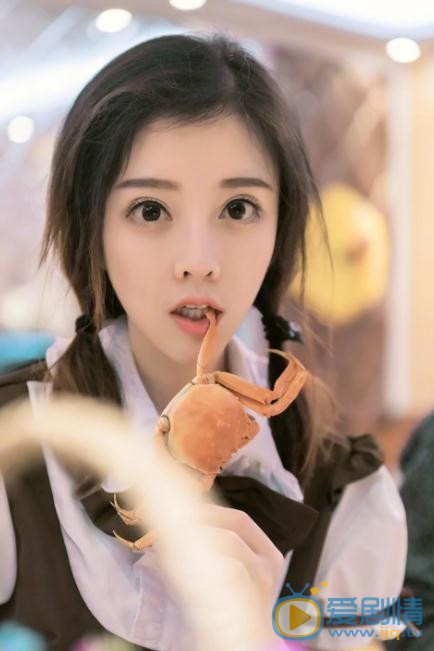 冯提莫制服写真 冯提莫高清写真_冯提莫高清剧照