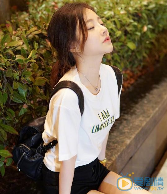 冯提莫街拍写真 冯提莫高清写真_冯提莫高清剧照