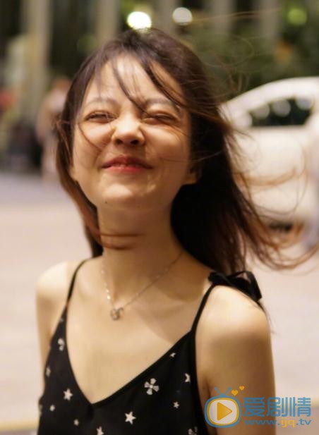 冯提莫街拍写真 冯提莫高清写真_冯提莫高清剧照