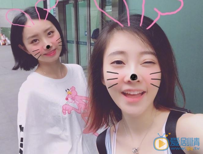 冯提莫与人合照 冯提莫高清写真_冯提莫高清剧照