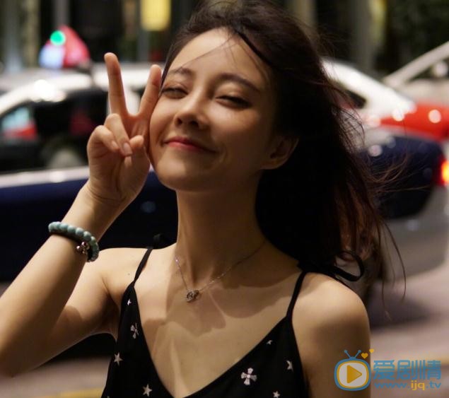 冯提莫街拍写真 冯提莫高清写真_冯提莫高清剧照