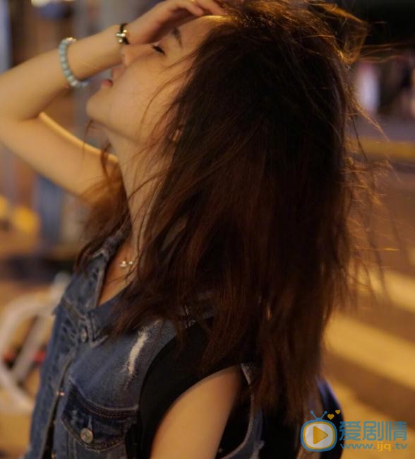 冯提莫街拍写真 冯提莫高清写真_冯提莫高清剧照