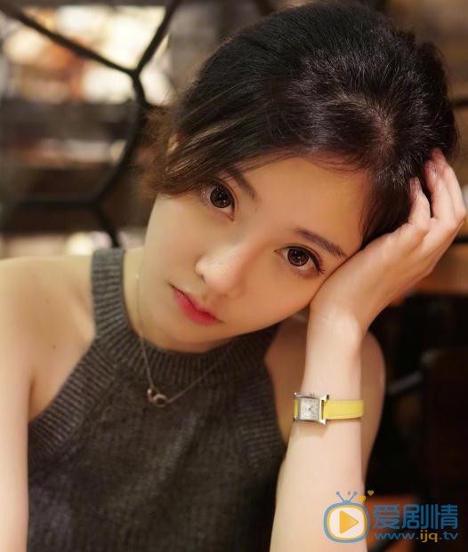 冯提莫街拍写真 冯提莫高清写真_冯提莫高清剧照