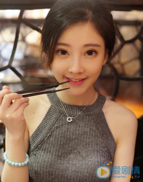 冯提莫街拍写真 冯提莫高清写真_冯提莫高清剧照