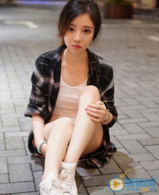 冯提莫街拍写真 冯提莫高清写真_冯提莫高清剧照