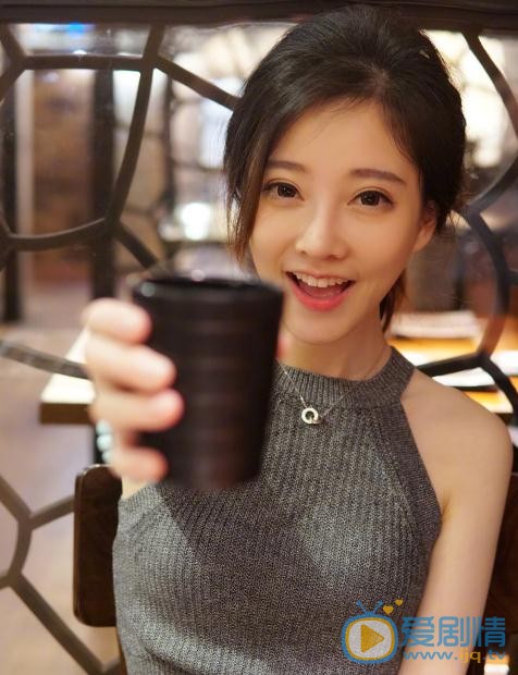 冯提莫街拍写真 冯提莫高清写真_冯提莫高清剧照