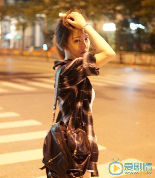 冯提莫街拍写真 冯提莫高清写真_冯提莫高清剧照