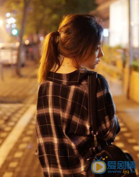 冯提莫街拍写真 冯提莫高清写真_冯提莫高清剧照
