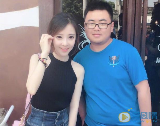 冯提莫与人合照 冯提莫高清写真_冯提莫高清剧照