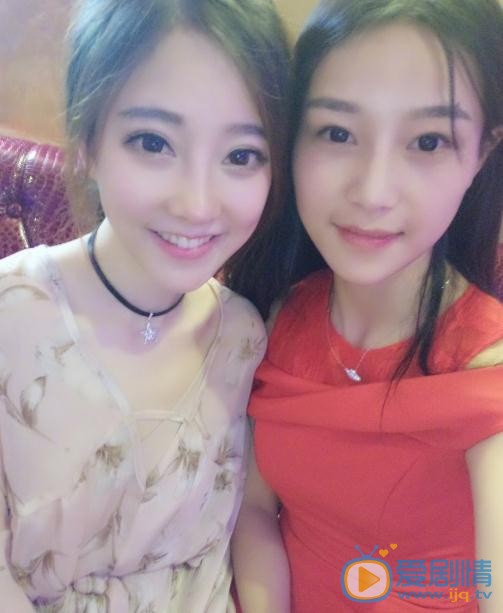 冯提莫与人合照 冯提莫高清写真_冯提莫高清剧照