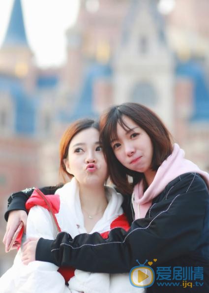 冯提莫与人合照 冯提莫高清写真_冯提莫高清剧照