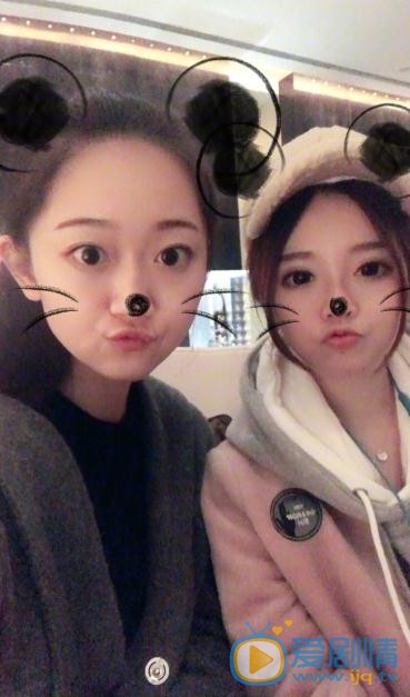 冯提莫与人合照 冯提莫高清写真_冯提莫高清剧照