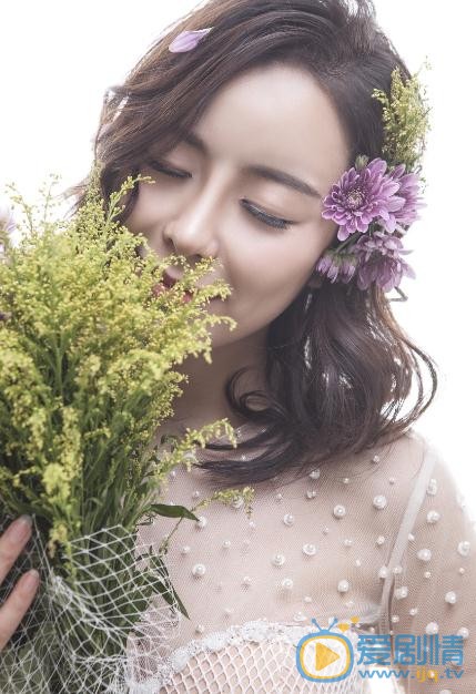 陈霜街拍写真 陈霜高清写真_陈霜高清剧照