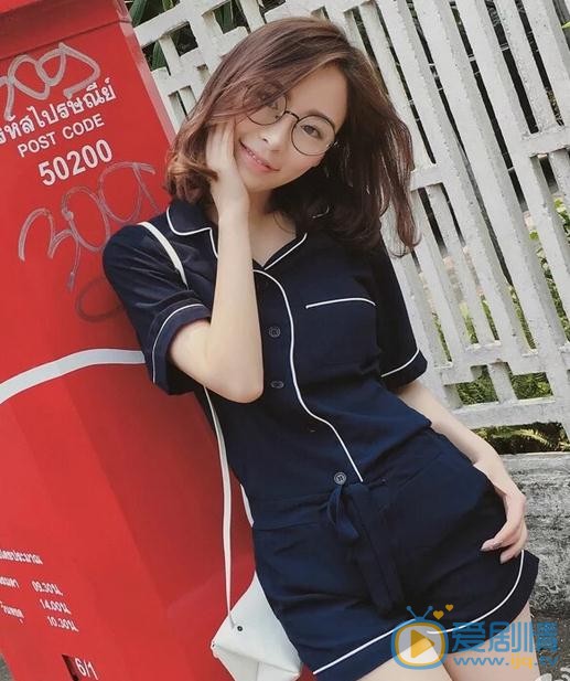 陈霜街拍写真 陈霜高清写真_陈霜高清剧照