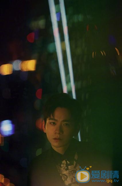 张皓宸西装写真 张皓宸高清写真_张皓宸高清剧照