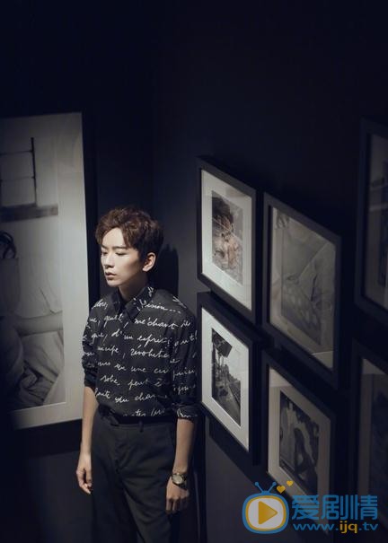 张皓宸西装写真 张皓宸高清写真_张皓宸高清剧照