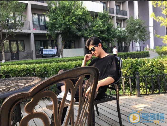 战宇街拍写真 战宇高清写真_战宇高清剧照