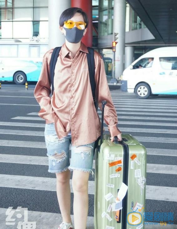 李斯丹妮机场路透照 李斯丹妮高清写真_李斯丹妮高清剧照
