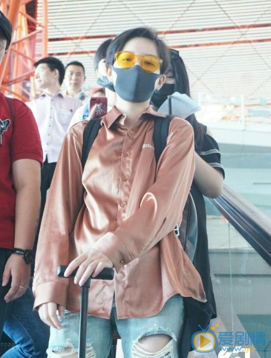 李斯丹妮机场路透照 李斯丹妮高清写真_李斯丹妮高清剧照